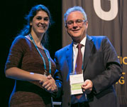 Milou Martens receiving the the BJS Society Prize