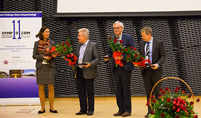 4 speakers with bouquets